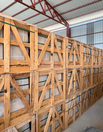 Partij 1500m2 travertin tegels natuursteen vloer wandtegels beschikbaar voor biedingen