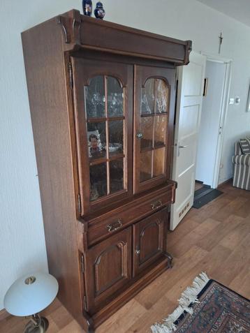 2x Tweezits Bank + Buffetkast beschikbaar voor biedingen