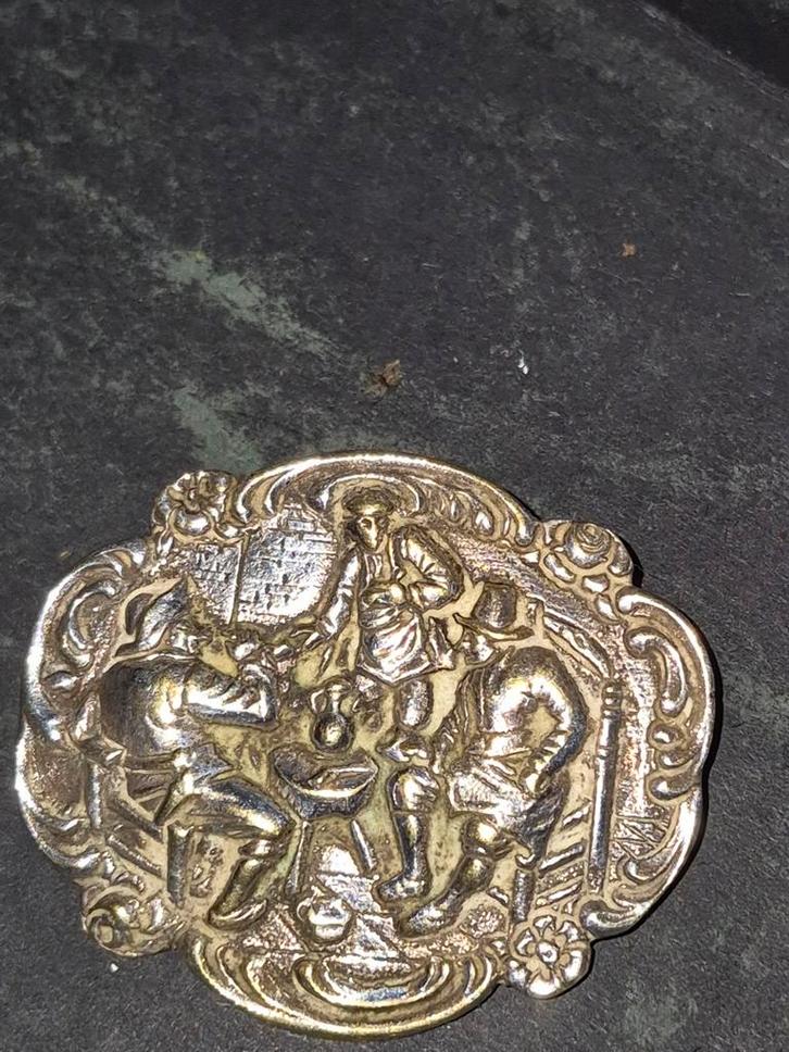 Antieke Zilveren Broche met Tafereel, Sieraden, Tassen en Uiterlijk, Broches, Gebruikt, Zilver, Zilver, Minder dan 4 cm, Ophalen of Verzenden