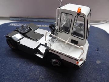 Terberg Terminal trekker in OVP.YT 182  Zie de scans beschikbaar voor biedingen