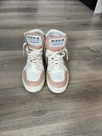 Stoere sneakers Nikkie zgan, Kleding | Dames, Schoenen, Overige kleuren, Ophalen of Verzenden, Sneakers of Gympen, Zo goed als nieuw