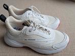 Moschino sneakers wit ecru maat 40, Ophalen of Verzenden, Zo goed als nieuw, Wit, Sneakers of Gympen