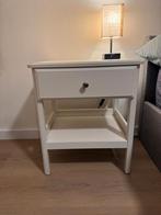 2x Ikea Tyssedal nachtkastje wit met lade, Huis en Inrichting, Minder dan 45 cm, Zo goed als nieuw, Hout, 55 tot 70 cm