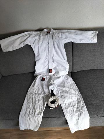 Judopak, merk: Essimo, maat 140, incl. witte band beschikbaar voor biedingen