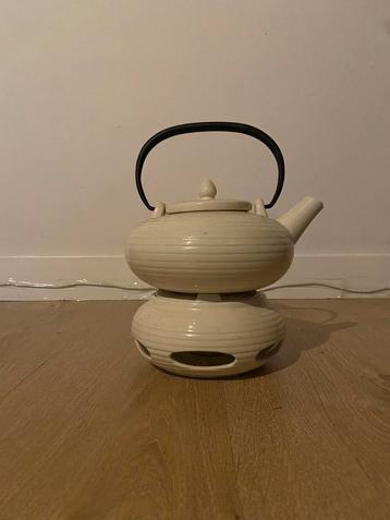 Theepot beschikbaar voor biedingen
