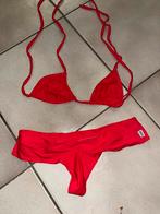 Wicked weasel string bikini. ZGAN. Maat S., Kleding | Dames, Badmode en Zwemkleding, Ophalen of Verzenden, Zo goed als nieuw, Rood