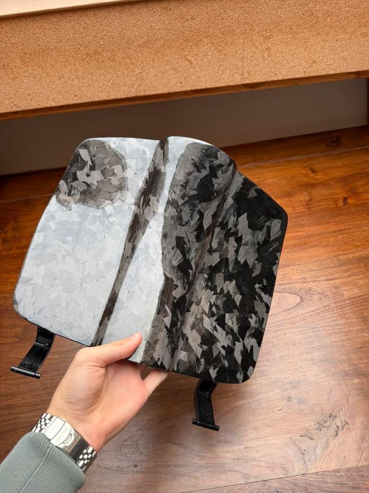 Forged carbon beenschild klep vespa sprint/primavera, Motoren, Tuning en Styling, Ophalen of Verzenden