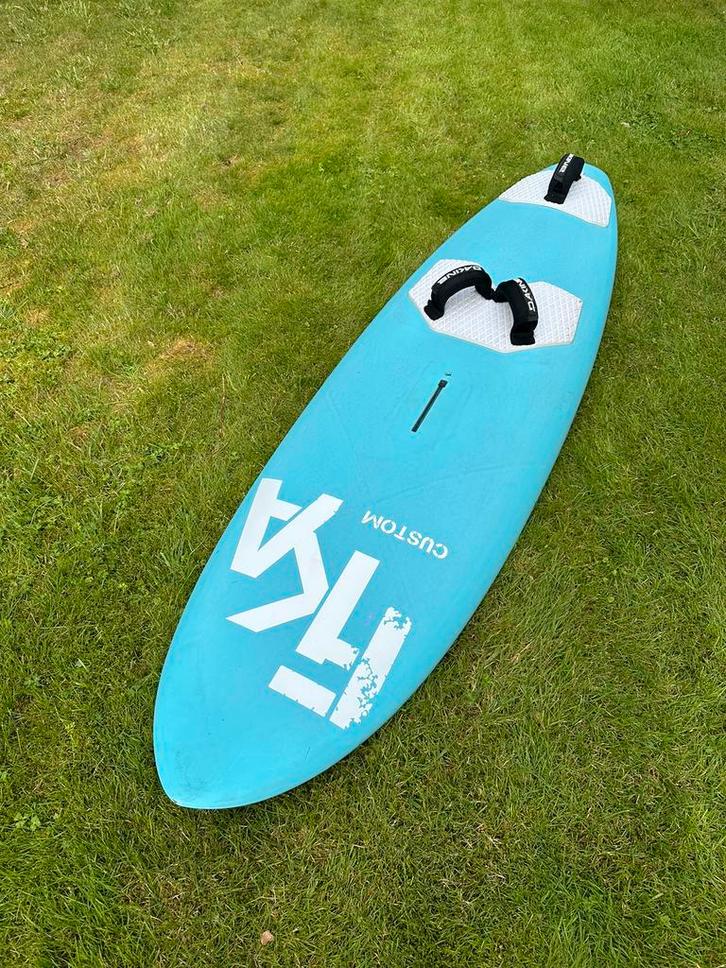 Flikka Compact 92 Light 2021 no Severne grip goya quatro rrd, Watersport en Boten, Windsurfen, Zo goed als nieuw, Plank, Minder dan 250 cm