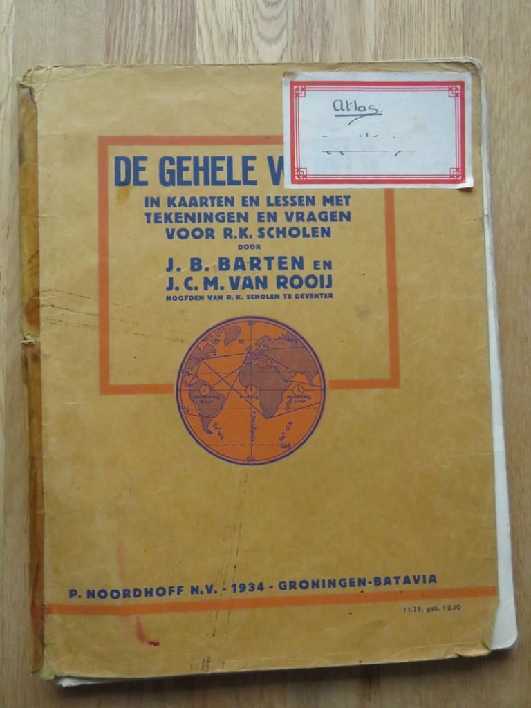 Atlassen uit 1934, 1938 en 1949 en Schoolplatenboek, Boeken, Gelezen, Overige atlassen, Ophalen of Verzenden, 1800 tot 2000