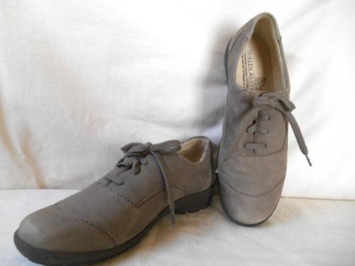 WALDLAUFER zgan taupe kleurige schoenen maat 40, H wijdte, Kleding | Dames, Schoenen, Zo goed als nieuw, Sneakers of Gympen, Verzenden