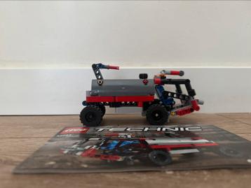 LEGO Technic 42084 – Haaklader beschikbaar voor biedingen