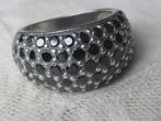 Zilveren Ring pavé bezet met zwarte Spinel / gesigneerd, Verzenden, Zo goed als nieuw, 17 tot 18, Met edelsteen