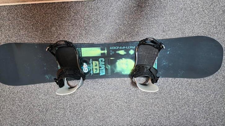 Capita Pathfinder 149 Snowboard + bindings + boots, Sport en Fitness, Snowboarden, Zo goed als nieuw, Board, Ophalen of Verzenden