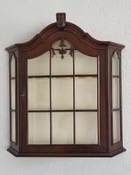Muurkastje notenhout, Ophalen, Glas, 50 tot 100 cm, Zo goed als nieuw