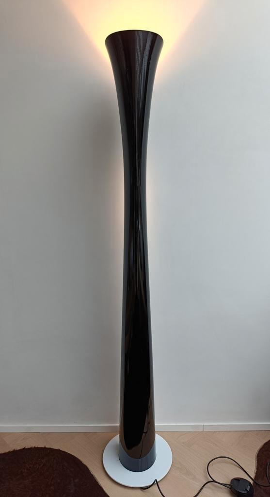 Artemide Cadmo vloerlamp, Huis en Inrichting, Lampen | Vloerlampen, Zo goed als nieuw, 150 tot 200 cm, Metaal, Overige materialen