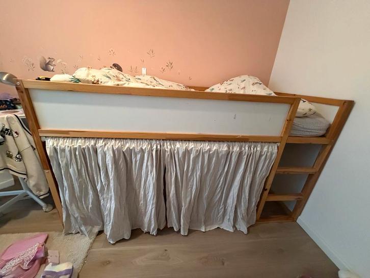 Hoogslaper met gordijnen, Kinderen en Baby's, Kinderkamer | Bedden, Zo goed als nieuw, 180 cm of meer, 70 tot 85 cm, Hoogslaper of Stapelbed
