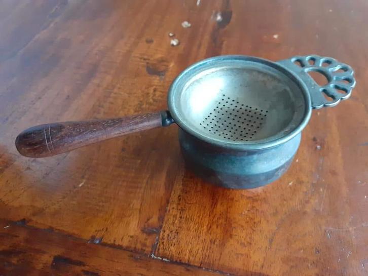 Theezeef en een Theelicht. Beide Antiek. In 1 koop 45 euro, Antiek en Kunst, Antiek | Keukenbenodigdheden, Ophalen of Verzenden