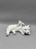 Liggende poes met kitten porselein 50's, Antiek en Kunst, Antiek | Porselein, Ophalen of Verzenden
