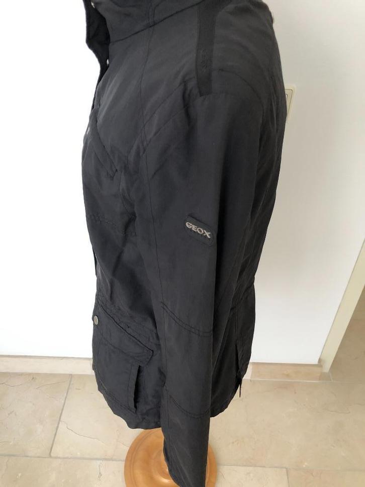 Geox regenjas / halflang damesjack maat 40, Kleding | Dames, Jassen | Zomer, Zo goed als nieuw, Maat 38/40 (M), Zwart, Ophalen of Verzenden