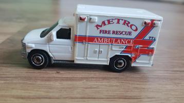 Ford E-350 Ambulance Schaalmodel Mattel, Inc / Matchbox beschikbaar voor biedingen