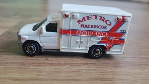 Ford E-350 Ambulance Schaalmodel Mattel, Inc / Matchbox, Hobby en Vrije tijd, Modelauto's | Overige schalen, Gebruikt, Auto, Ophalen of Verzenden