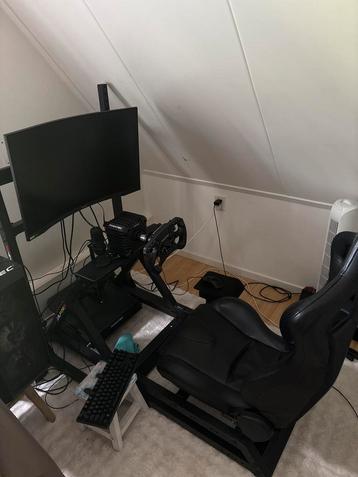 Complete Fanatec DD Simracing rig & Monitorstand beschikbaar voor biedingen