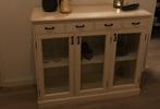 Riverdale Vitrinekast met lades en deuren, Huis en Inrichting, Ophalen, Gebruikt, 100 tot 150 cm, Met lade(s)
