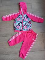 K175 Roze trainingspak Adidas maat 86, Kinderen en Baby's, Babykleding | Maat 86, Adidas, Gebruikt, Meisje, Ophalen of Verzenden