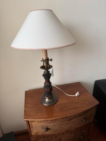 Vintage Tafellamp met Kap beschikbaar voor biedingen