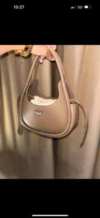 Prada Milano Handtas - Stijlvol!, Ophalen of Verzenden, Zo goed als nieuw, Beige, Handtas