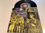 Iron Maiden ‎– Women In Uniform 7” singel UK, Verzamelen, Ophalen of Verzenden, Zo goed als nieuw