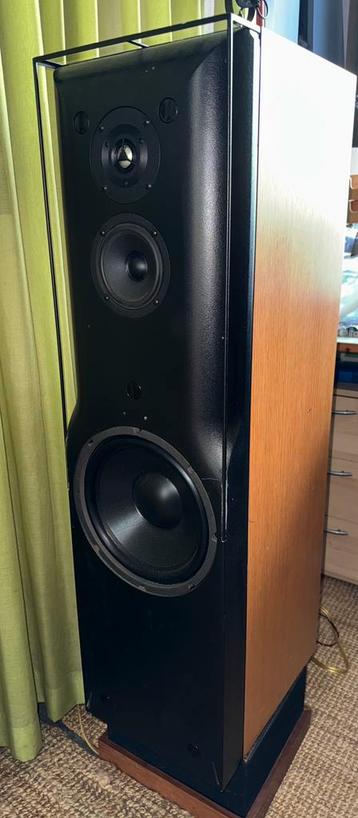 Hales Revelation Three beschikbaar voor biedingen