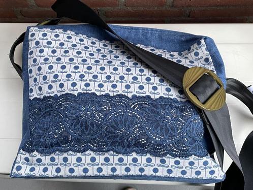 Spijkertas blauw - wit, Sieraden, Tassen en Uiterlijk, Tassen | Damestassen, Nieuw, Schoudertasje, Blauw, Ophalen of Verzenden