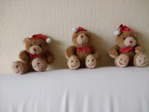 3 knuffelbeertjes met mutsje, strik en voetjes met gezichtje, Verzamelen, Beren en Cherished Teddies, Zo goed als nieuw, Stoffen beer