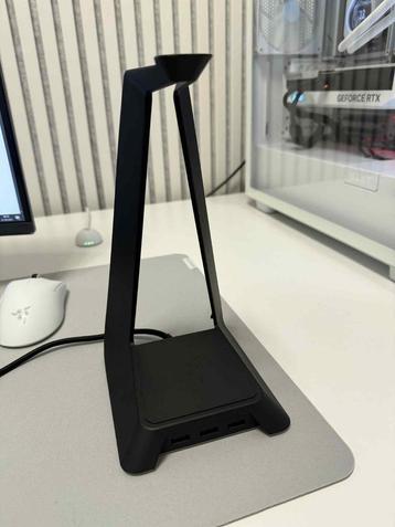 Razer base station chroma beschikbaar voor biedingen