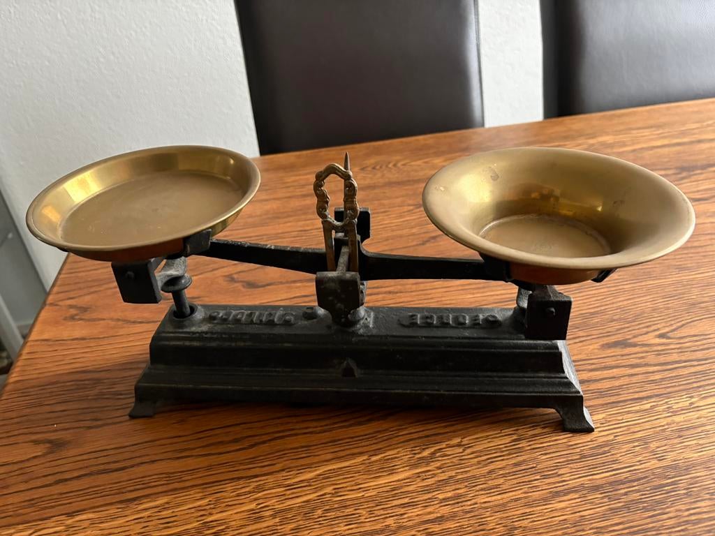 Weegschaal met koperen schaaltjes, Antiek en Kunst, Antiek | Koper en Brons, Ophalen, Koper