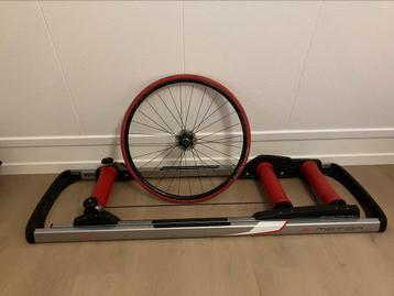 Shimano RS wiel met band voor rollerbank en 105 cassette beschikbaar voor biedingen