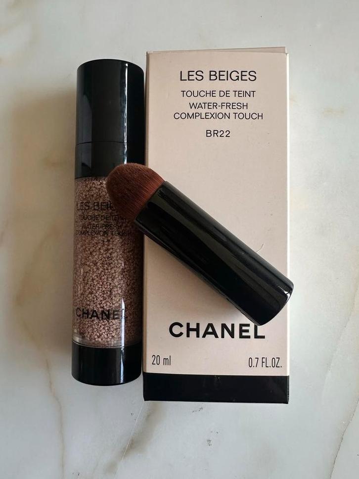 Chanel Les Beiges Teint B22 + lipstick coco flash sun kissed, Sieraden, Tassen en Uiterlijk, Uiterlijk | Cosmetica en Make-up