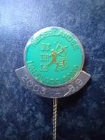 Speldje Nederlandse Handboog Bond NHB 2003 groen, Verzamelen, Ophalen, Gebruikt, Sport, Speldje of Pin