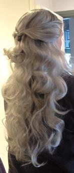 Grijze pruik met zwarte accenten - 65 cm, Ophalen of Verzenden, Nieuw