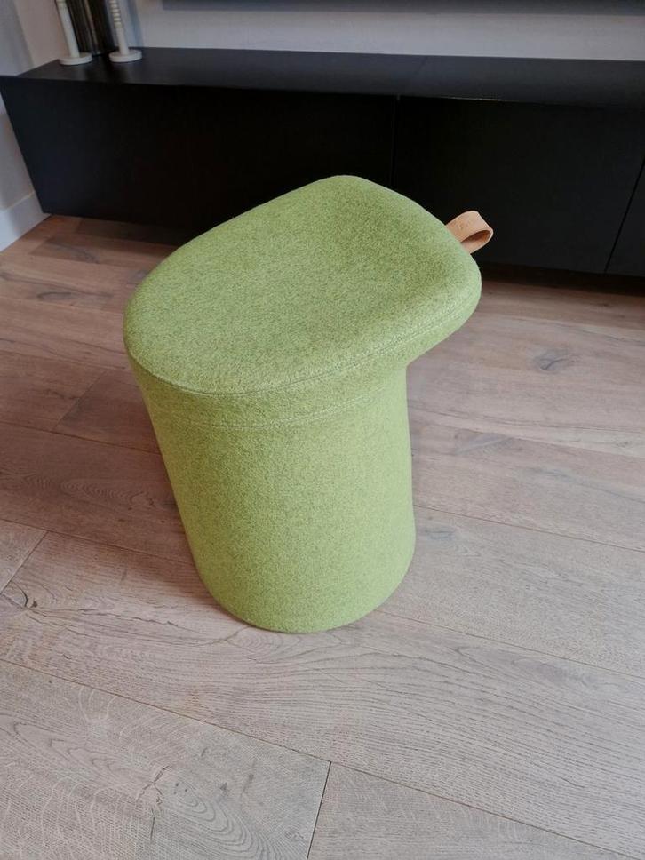 Artifort Lila Kruk - Appeltjesgroen, Huis en Inrichting, Banken | Voetenbanken en Poefen, Gebruikt, Minder dan 50 cm, Minder dan 50 cm