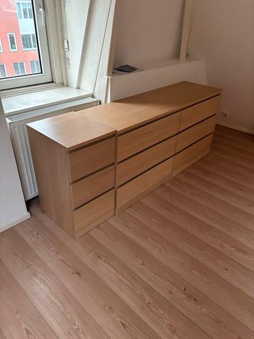 Houten Kledingkast met Lades beschikbaar voor biedingen