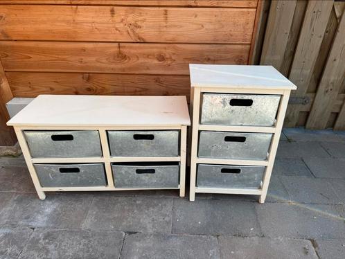 Twee houten kastjes met metalen lades – industriële look, Huis en Inrichting, Kasten | Ladekasten, Gebruikt, Minder dan 100 cm