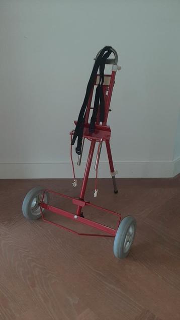 Mobiele schildersezel voor buiten. beschikbaar voor biedingen