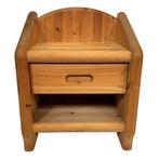 Vintage set van twee pinewood nachtkastjes Daumiller stijl, Gebruikt, Minder dan 45 cm, Vintage, Vintage