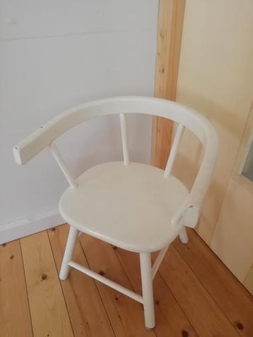 Houten stoel, wit, voor kind beschikbaar voor biedingen