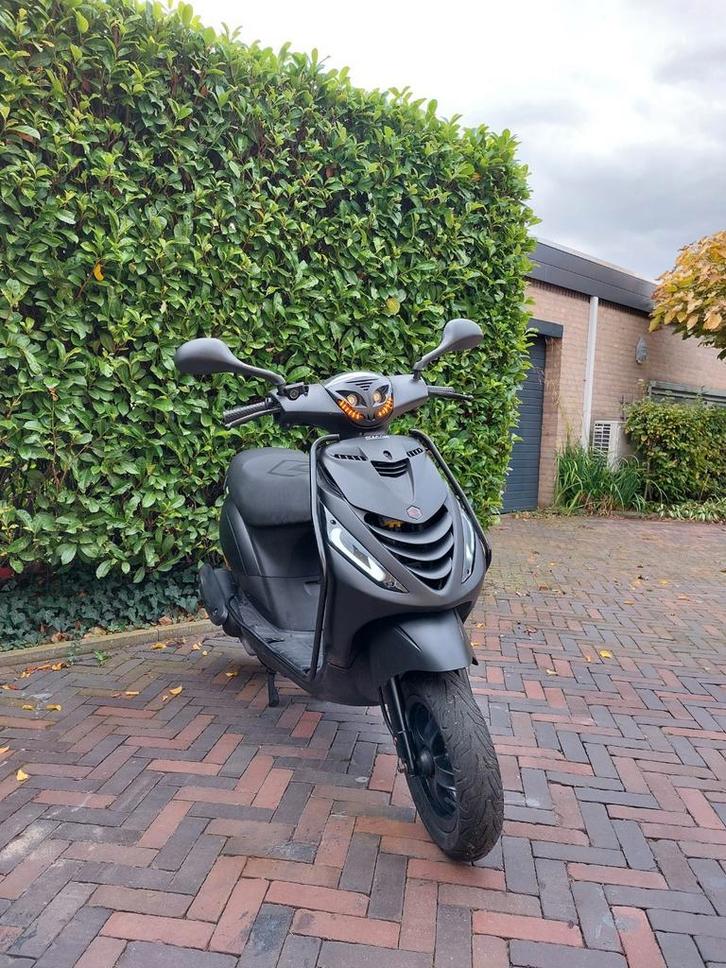 Piaggio Zip 4t 2v, Fietsen en Brommers, Scooters | Piaggio, Gebruikt, Zip, Maximaal 45 km/u, Benzine, Ophalen