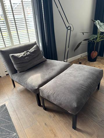 VT Wonen Loveseat met hocker antraciet velours beschikbaar voor biedingen