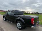 Nissan Navara 2.5 dCi LE King Cab 4x4, Auto's, Stof, Gebruikt, 4 cilinders, Zwart