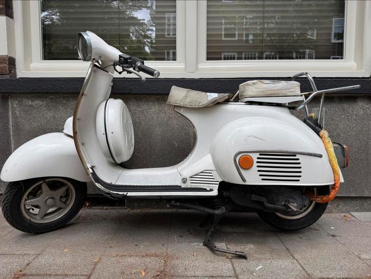 Retro Vespa-look scooter 50cc – Rijdend, €695,-, Fietsen en Brommers, Scooters | Overige merken, Gebruikt, Maximaal 45 km/u, Benzine